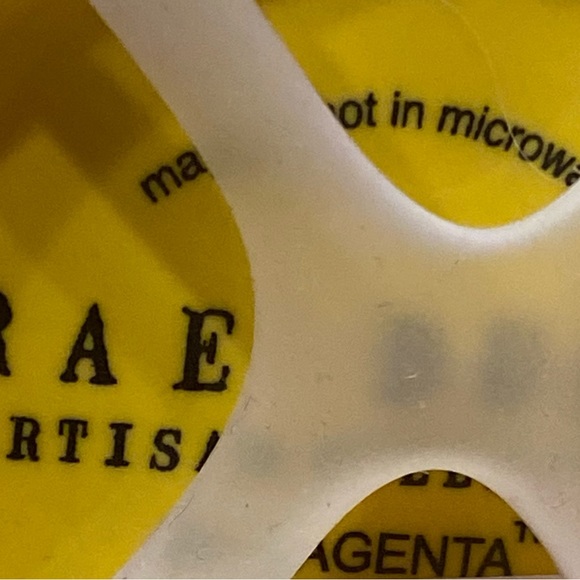 Rae Dunn Set of Lemon Measuring Cups - Picture 3 of 3